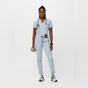 Figs Scrubs Set - XS Catarina Scrub Top & High Waisted Zamora Joggers in S/P